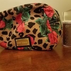 ❄BETSY JOHNSON Cosmetic Case